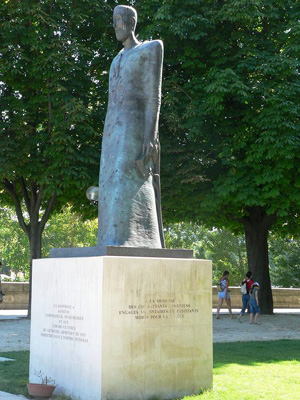 Komitas Denkmal in Paris - Bord de Seine