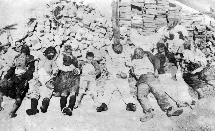 Smyrna, 1922: Massakrierte griechische Männer, Frauen und Kinder - (Ref-Nr. img002)